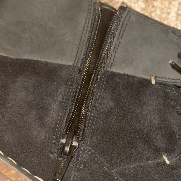 Clarks Men's Dark Blue Lace-Up Boots - Picture 6 of 9